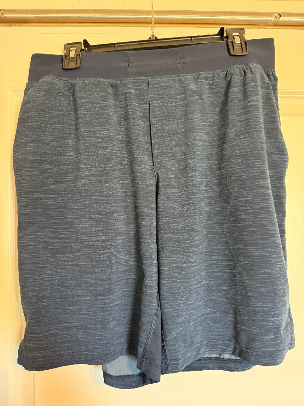 Lululemon Men's Pace Breaker Linerless Shorts Large Blue Space Dye Heathered